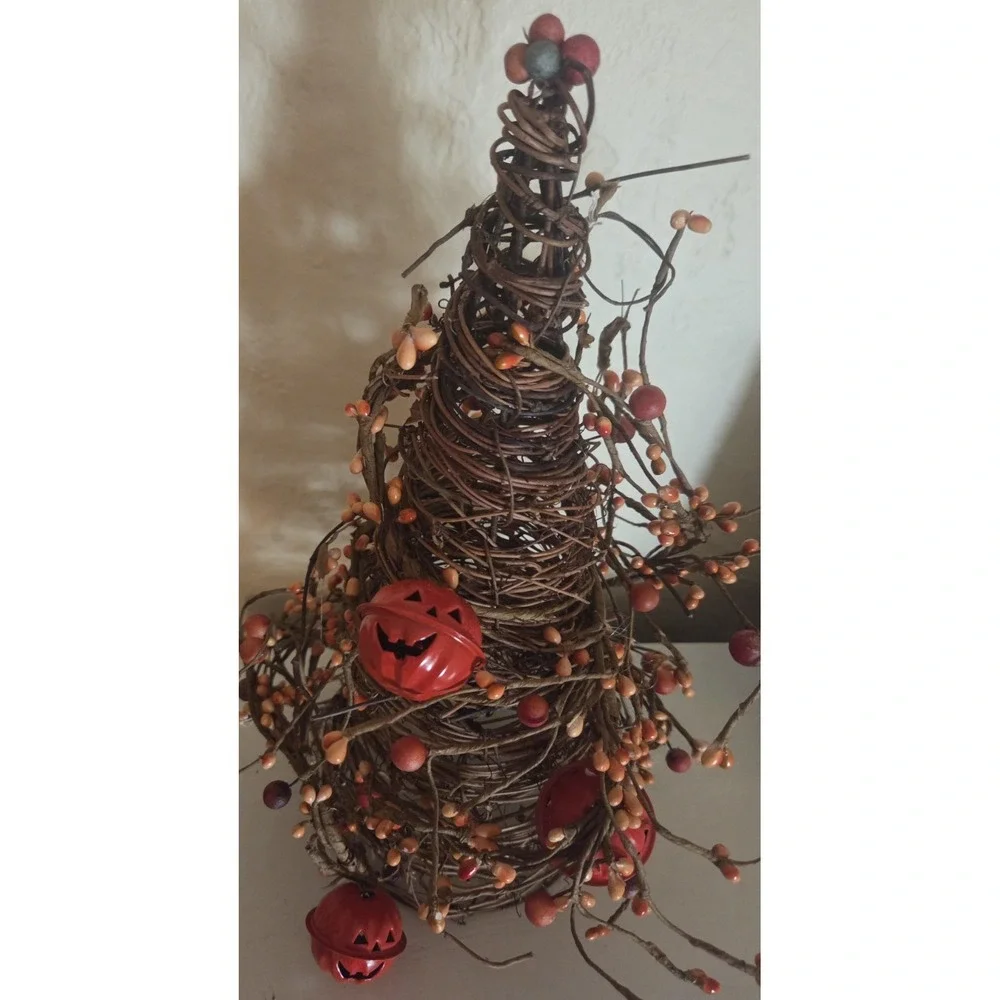 Autumn Rattan Tabletop/Shelf Rustic Tree  w Pumpkins & Berry Garland Fall Decor